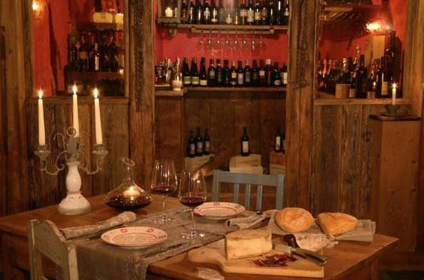 Hotel Letterario Locanda Collomb La Thuile Ngoại thất bức ảnh
