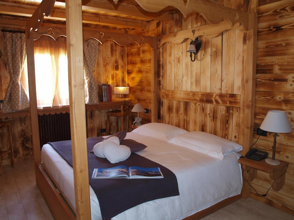 Hotel Letterario Locanda Collomb La Thuile Phòng bức ảnh