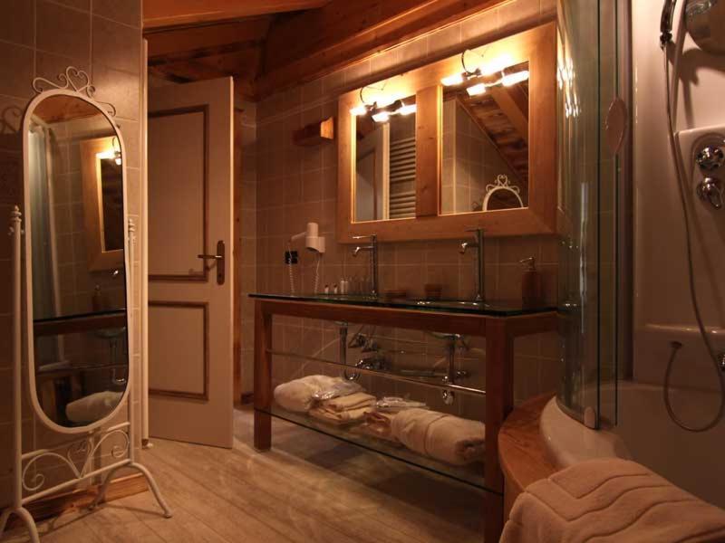 Hotel Letterario Locanda Collomb La Thuile Ngoại thất bức ảnh