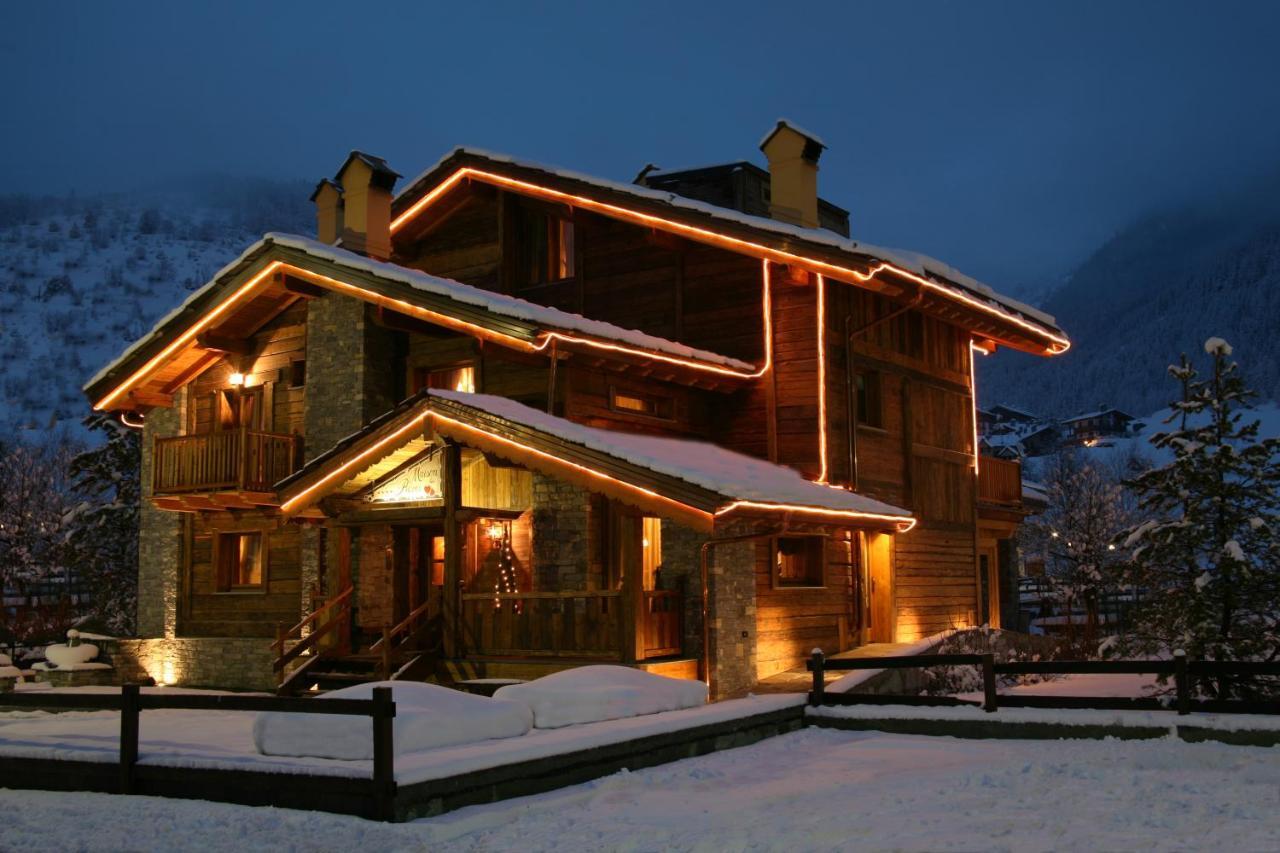 Hotel Letterario Locanda Collomb La Thuile Ngoại thất bức ảnh